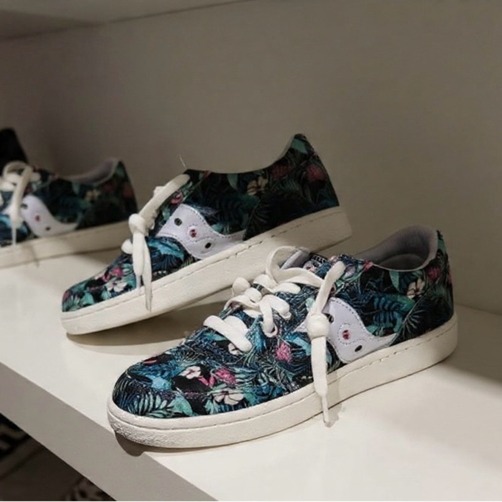 Saucony Jazz Court Women’s Floral Tennis Shoes Size 10